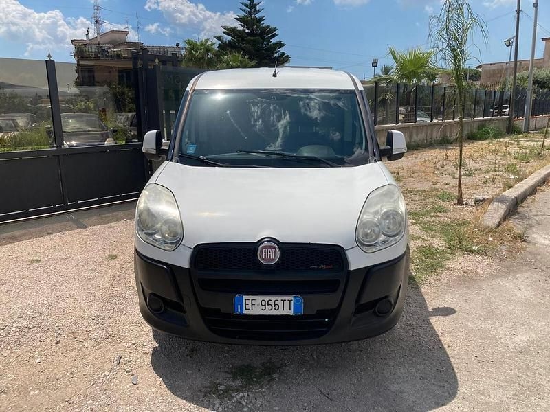 Usata Fiat Doblò 89 CV (65 kW) 2011 Bianco Monovolume