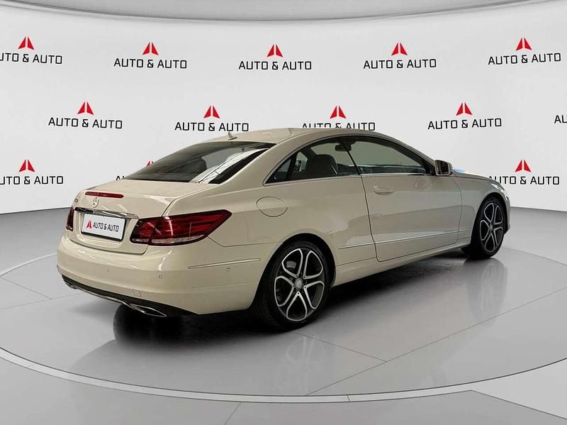 Usata Mercedes E220 170 CV (125 kW) 2016 Bianco Coupé