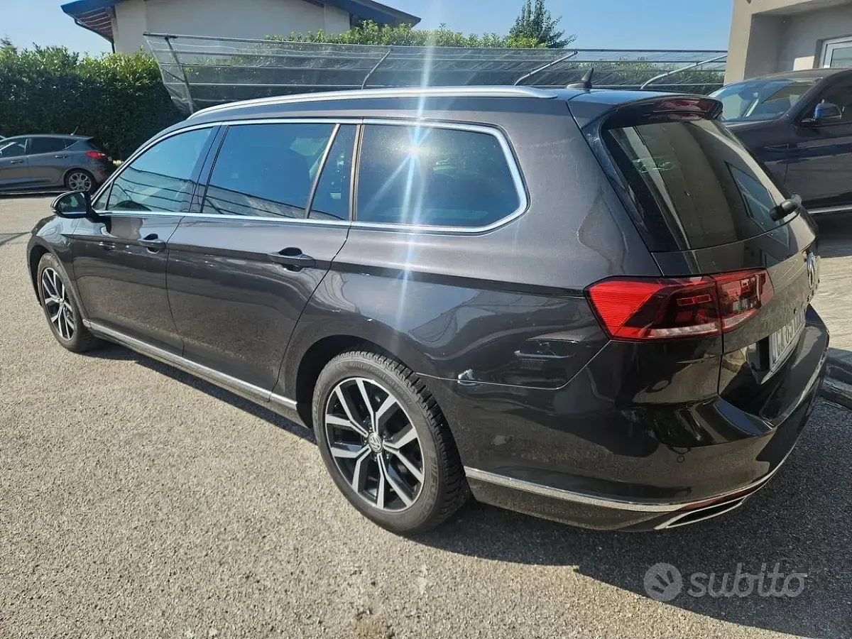 Usata VW Passat Executive 190 CV (139 kW) 2020 Grigio Station wagon