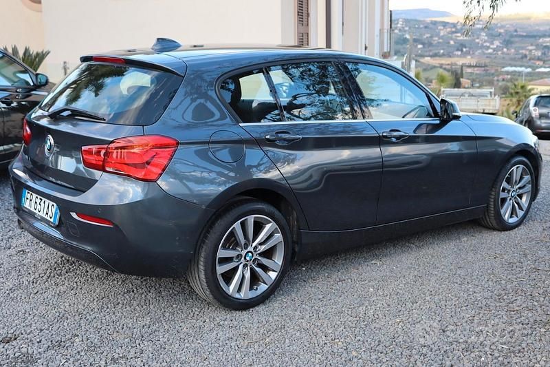 Usado BMW 118 150 CV (110 kW) 2018 Gris Utilitario