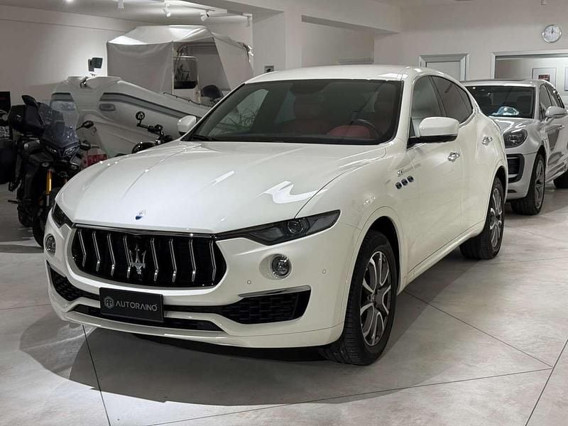 Usata Maserati Levante 330 CV (242 kW) 2022 Bianco SUV