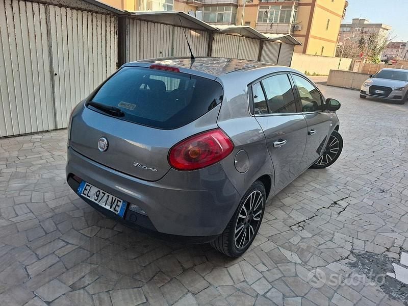 Usata Fiat Bravo Street 120 CV (88 kW) 2013 Grigio Utilitaria
