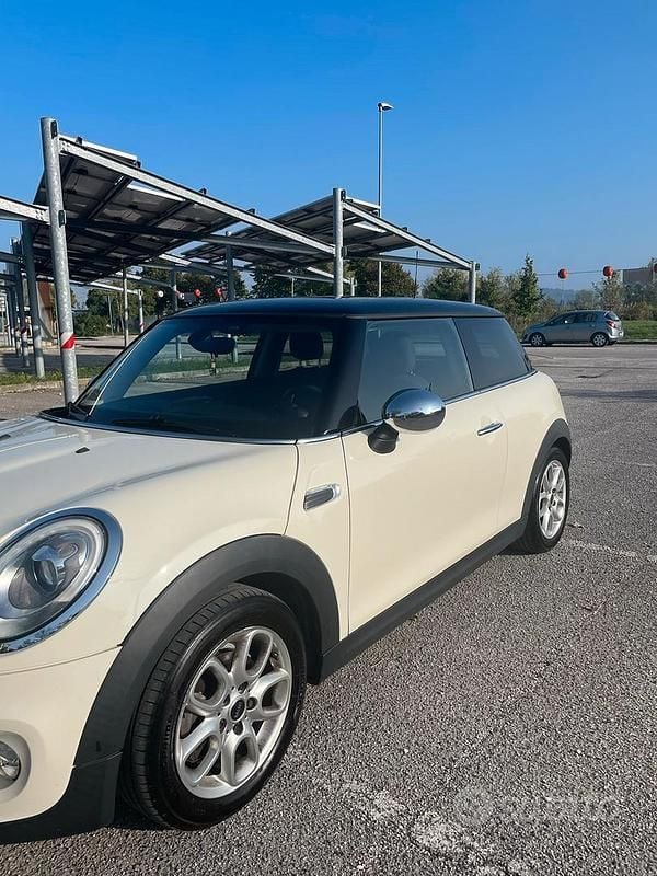Bianco Usata 2015 Mini Cooper D Business Utilitaria | 9290 € (Ottimo prezzo) - Immagine 1/4