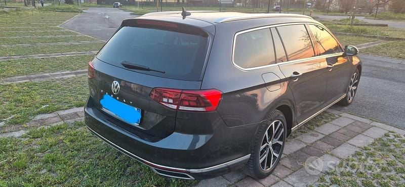 Usata VW Passat Executive 150 CV (110 kW) 2020 Grigio Station wagon