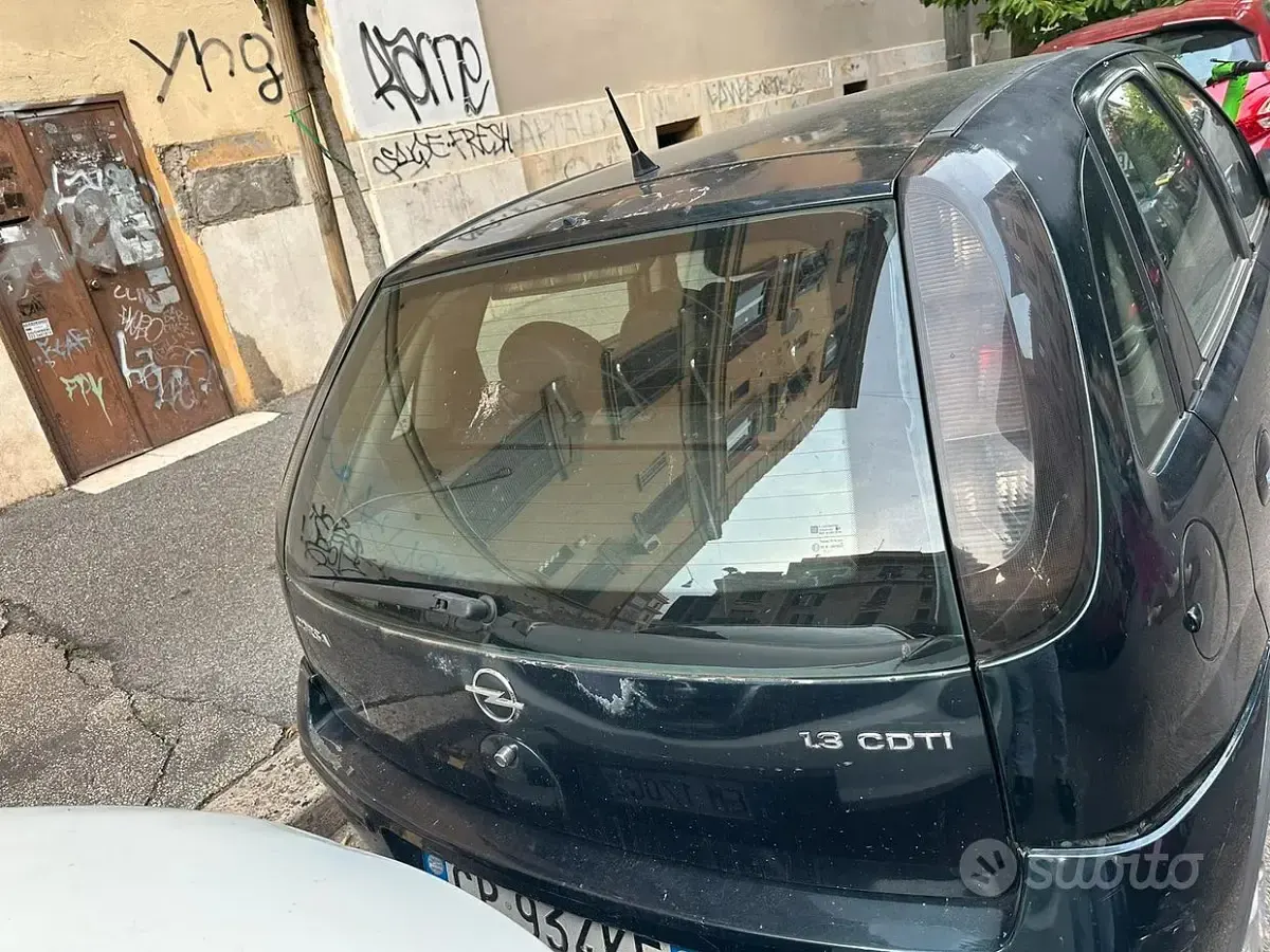 Usata Opel Corsa 69 CV (50 kW) 2005 Verde Utilitaria