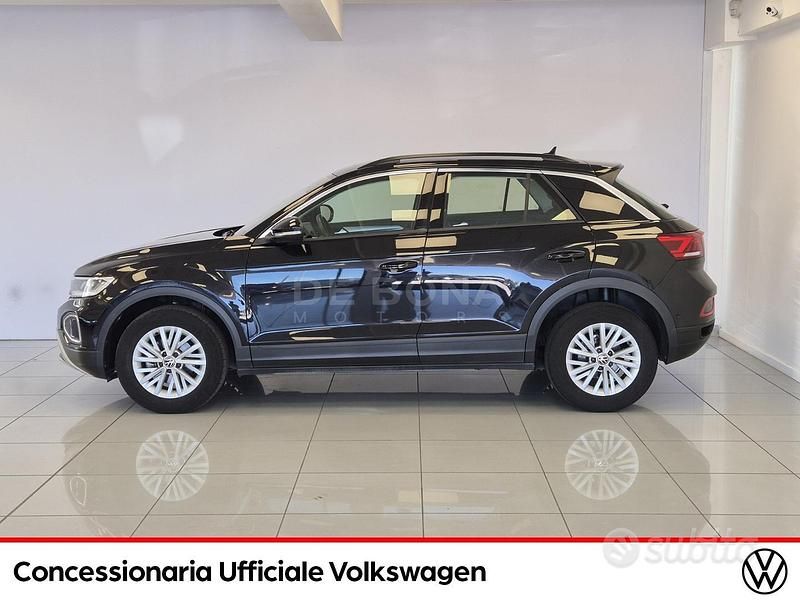 Usado VW T-Roc Life 110 CV (80 kW) 2022 Negro SUV