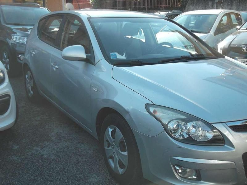 Usata Hyundai i30 Active 90 CV (66 kW) 2011 Argento Berlina
