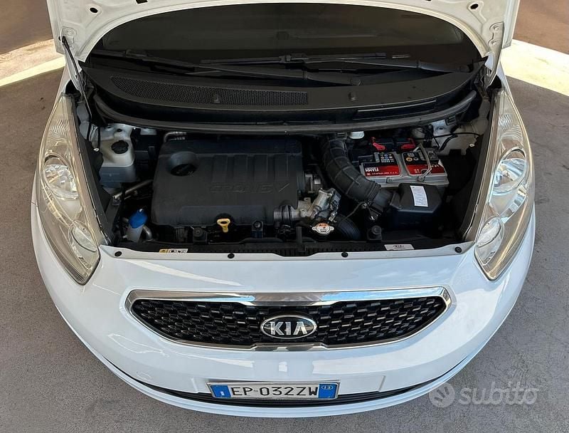 Usata Kia Venga 90 CV (66 kW) 2013 Bianco Utilitaria