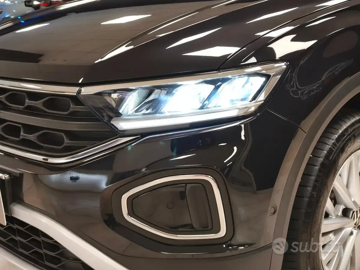 Usata VW T-Roc Life 116 CV (85 kW) 2025 Nero SUV