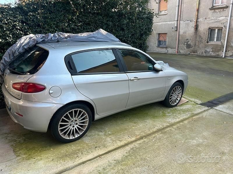 Usata Alfa Romeo 147 105 CV (77 kW) 2007 Utilitaria