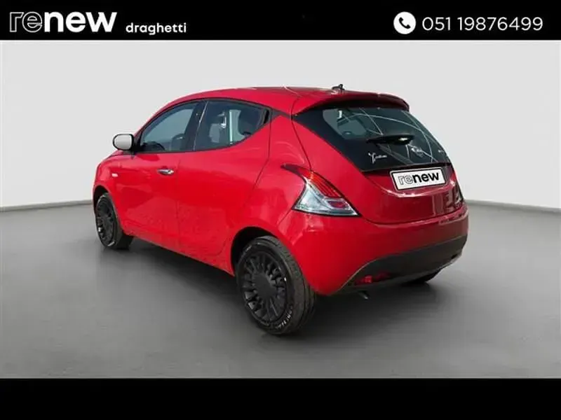 Usata Lancia Ypsilon Silver 70 CV (51 kW) 2022 Rosso Utilitaria