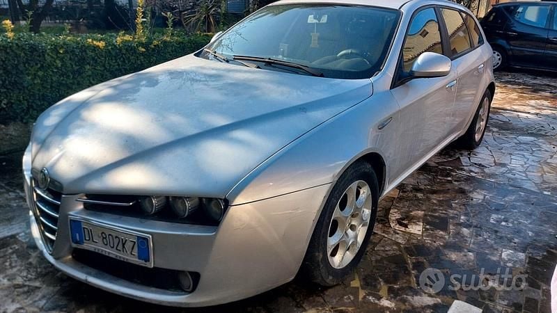 Usata Alfa Romeo 159 Progression 120 CV (88 kW) 2007 Grigio Station wagon