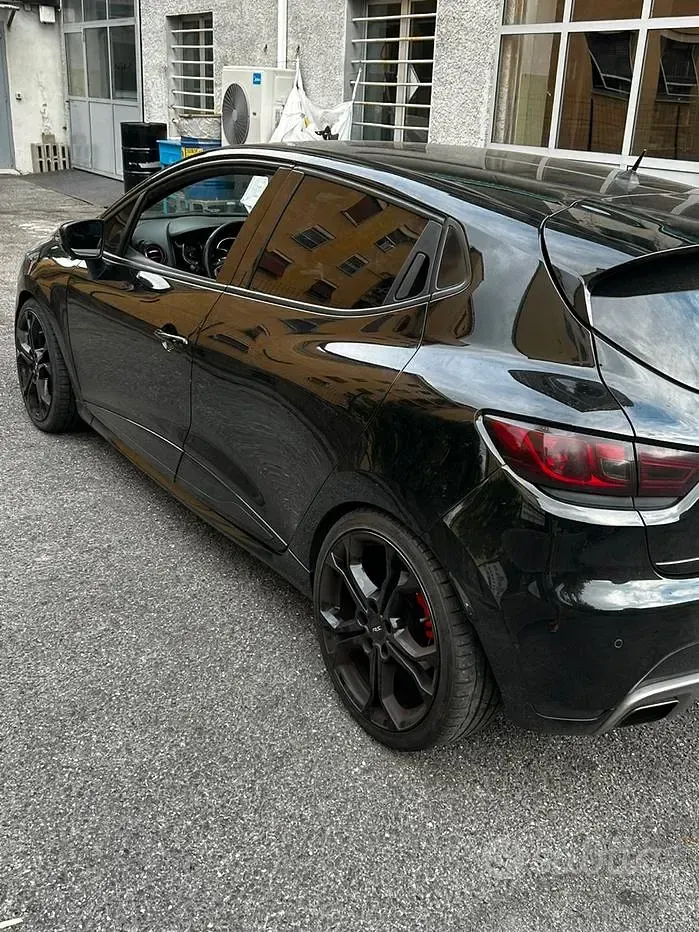 Usata Renault Clio IV R.S. 200 CV (147 kW) 2015 Nero Berlina