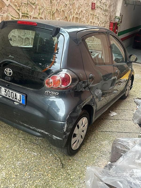 Usata Toyota Aygo 68 CV (50 kW) 2013 Utilitaria