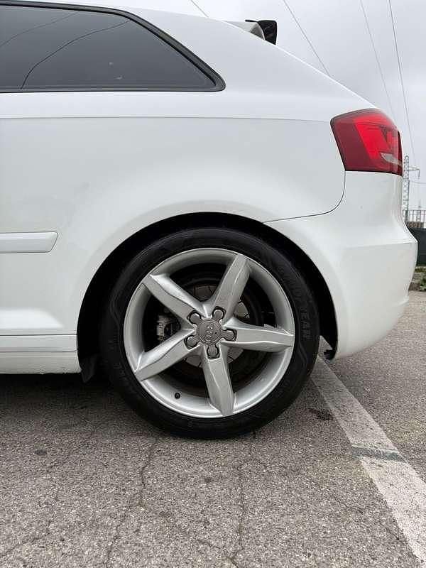 Usata Audi A3 Young 90 CV (66 kW) 2010 Bianco Utilitaria