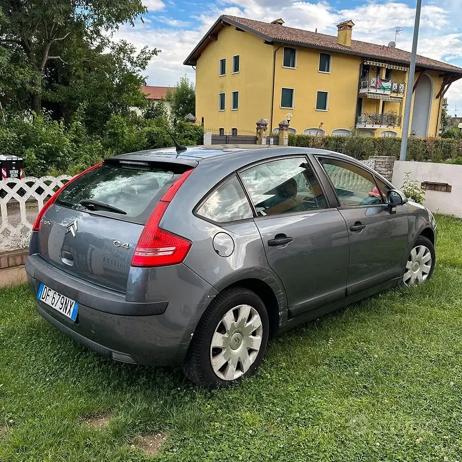 Usata Citroën C4 90 CV (66 kW) 2007 Grigio Berlina
