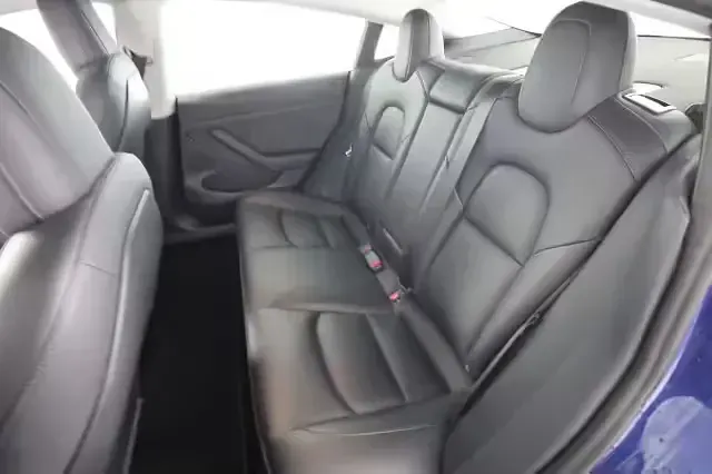 Usata Tesla Model 3 152 kW (208 CV) 2021 Blu oceano Berlina