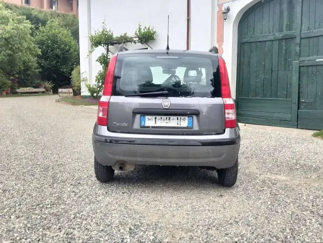 Usata Fiat Panda 69 CV (50 kW) 2012 Grigio Utilitaria