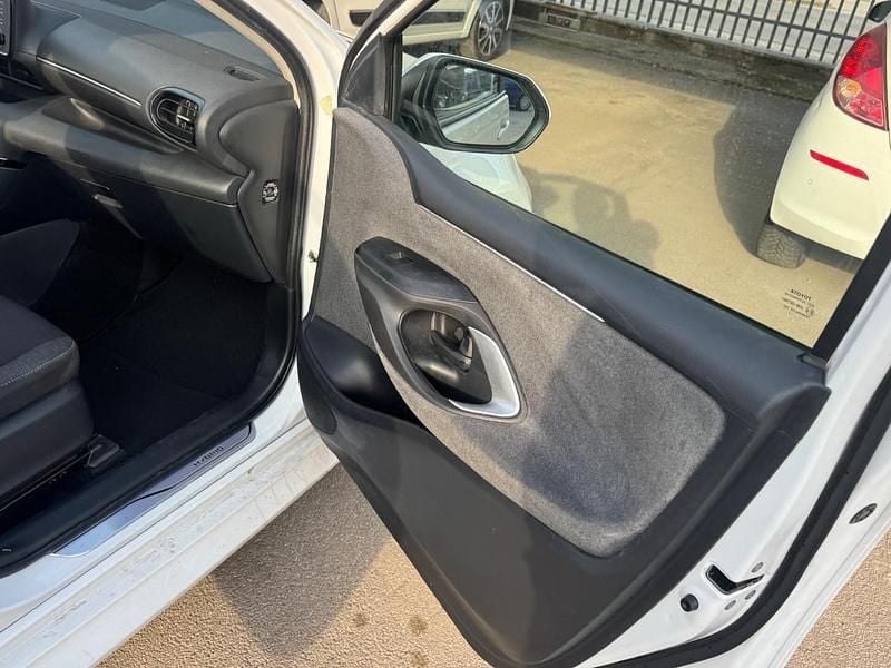 Usata Toyota Yaris Hybrid 92 CV (67 kW) 2021 Bianco Berlina