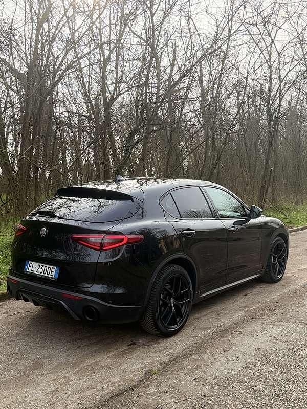 Usata Alfa Romeo Stelvio Super 179 CV (131 kW) 2017 SUV
