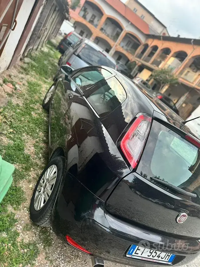 Usata Fiat Punto 84 CV (61 kW) 2014 Nero Utilitaria