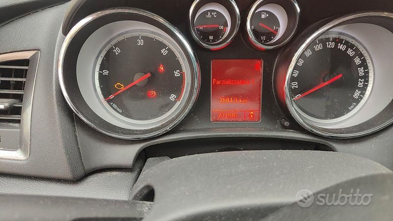 Usata Opel Astra 125 CV (91 kW) 2010 Berlina