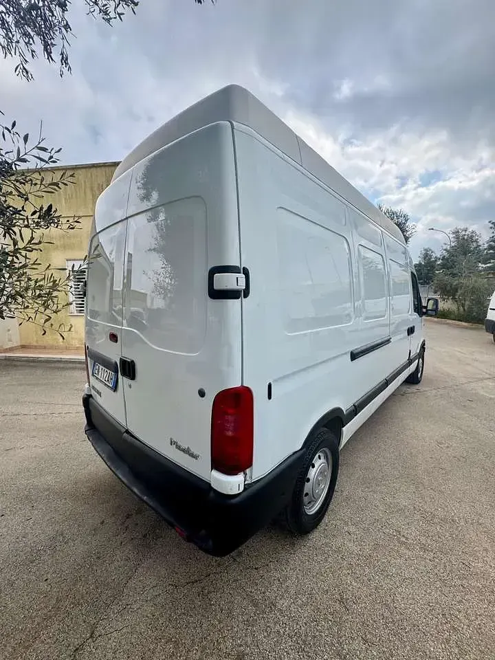 Usata Renault Master 90 CV (66 kW) 2001 Bianco Furgone