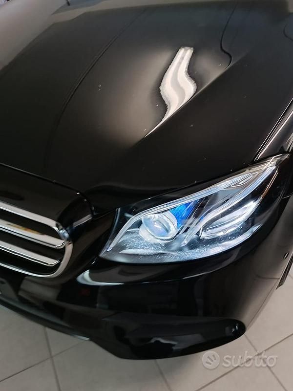 Usata Mercedes E350 258 CV (189 kW) 2018 Nero Station wagon