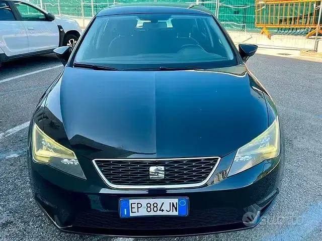 Usata Seat Leon Style 105 CV (77 kW) 2013 Berlina