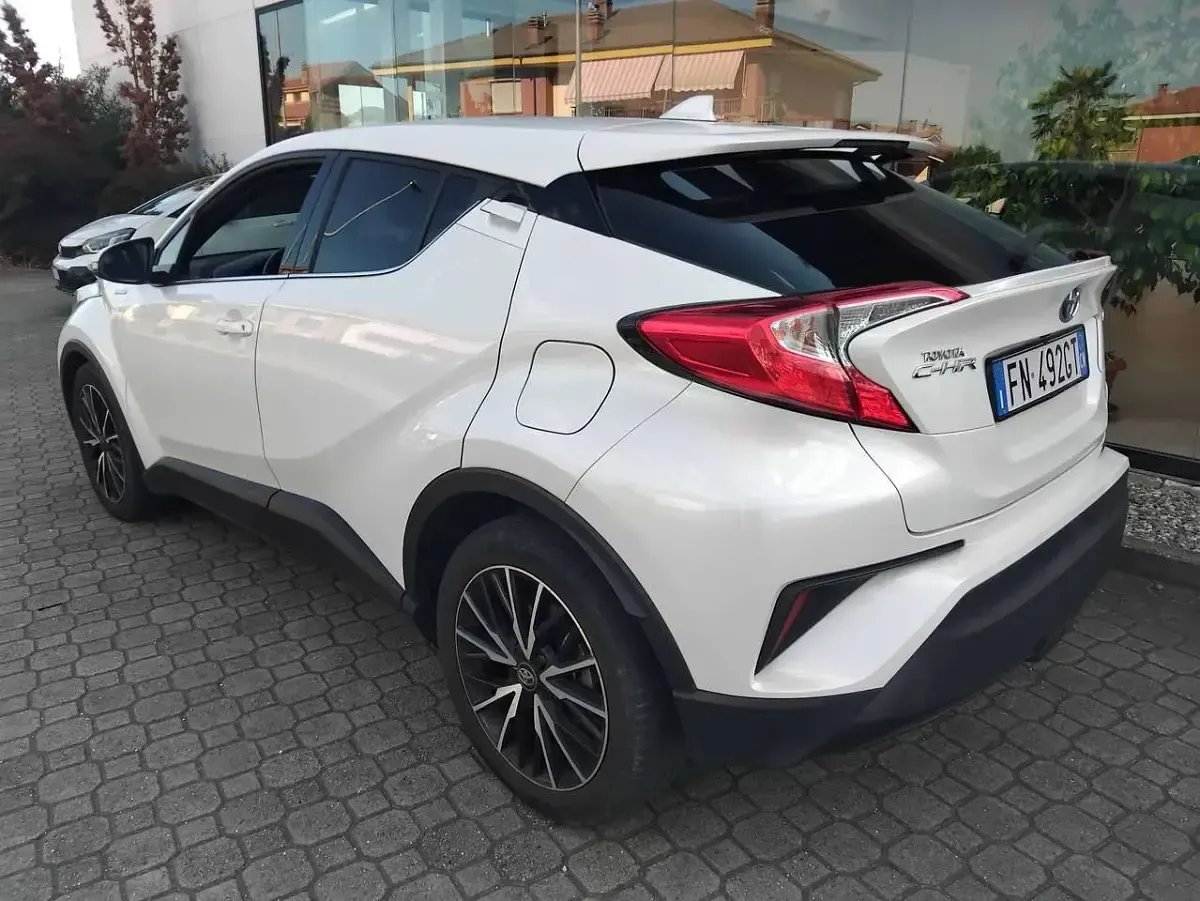 Usata Toyota C-HR Trend 122 CV (89 kW) 2018 Bianco SUV