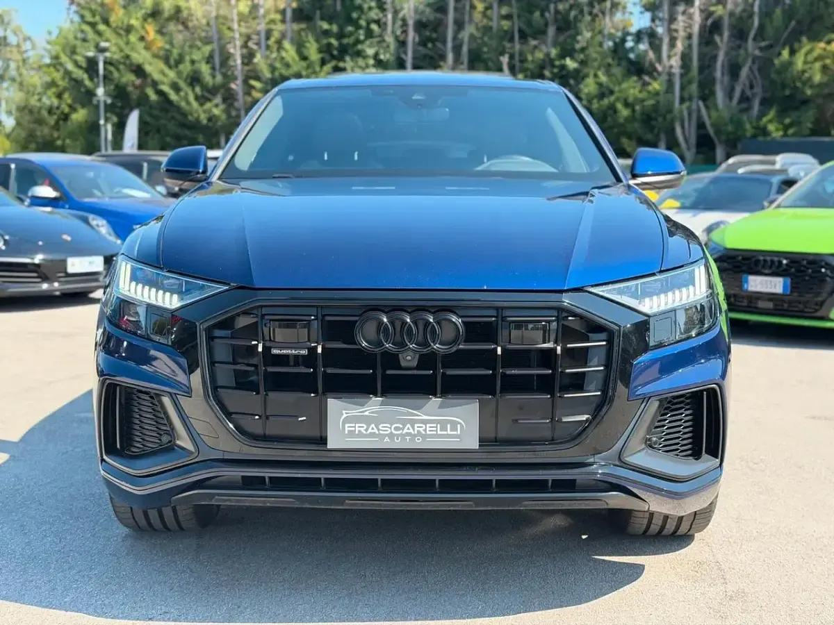 Usata Audi Q8 Sport 286 CV (210 kW) 2020 Blu SUV