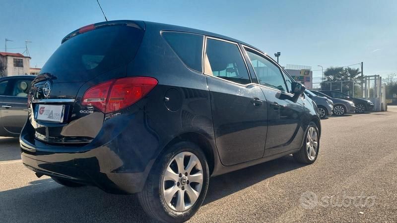 Usata Opel Meriva Cosmo 95 CV (69 kW) 2012 Nero Monovolume