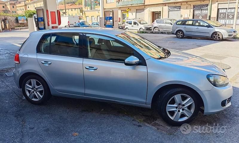 Begagnad VW Golf VI 105 HK (77 kW) 2010 Grå Halvkombi