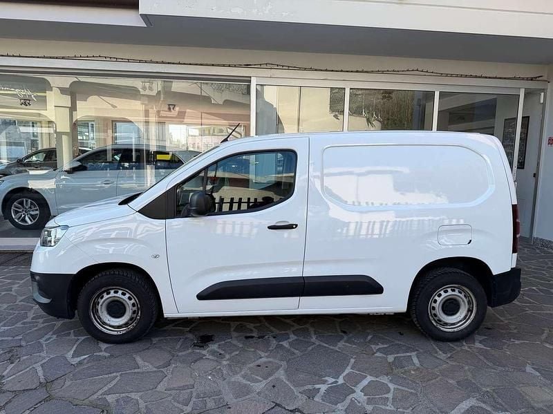 Usata Toyota Proace City Active 102 CV (75 kW) 2022 Bianco Monovolume