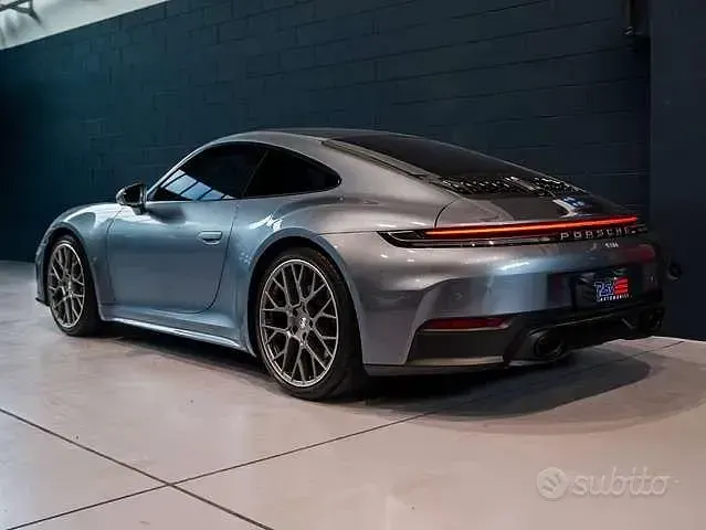 Usata Porsche 911 Carrera Sport 394 CV (289 kW) 2024 Grigio vanadio Coupé