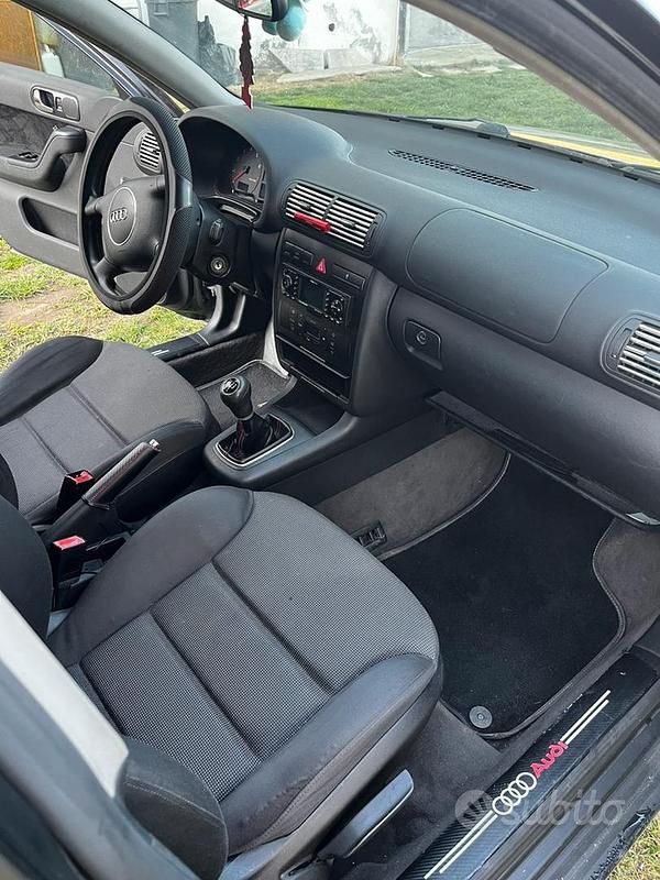 Usata Audi A3 102 CV (75 kW) 2001 Nero Utilitaria