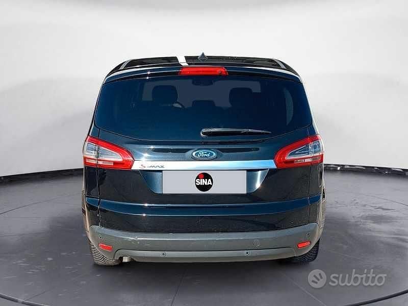 Usata Ford S-MAX Titanium 163 CV (119 kW) 2015 Nero Monovolume