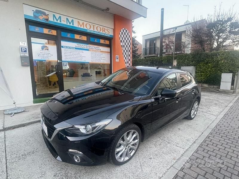 Nero Usata 2015 Mazda 3 Exceed Tre volumi | 8450 € (Buon prezzo) - Immagine 1/4