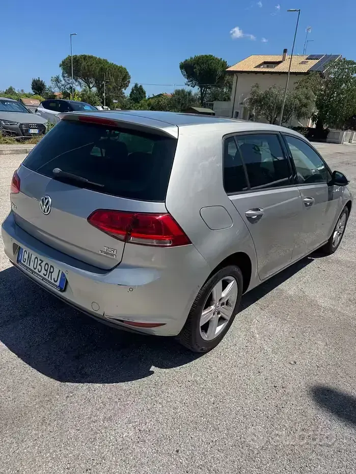 Usata VW Golf Sportsvan Comfortline 105 CV (77 kW) 2013 Beige Monovolume