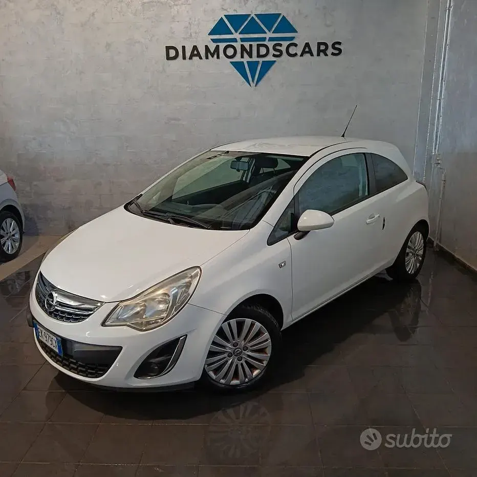 Usata Opel Corsa 75 CV (55 kW) 2011 Utilitaria
