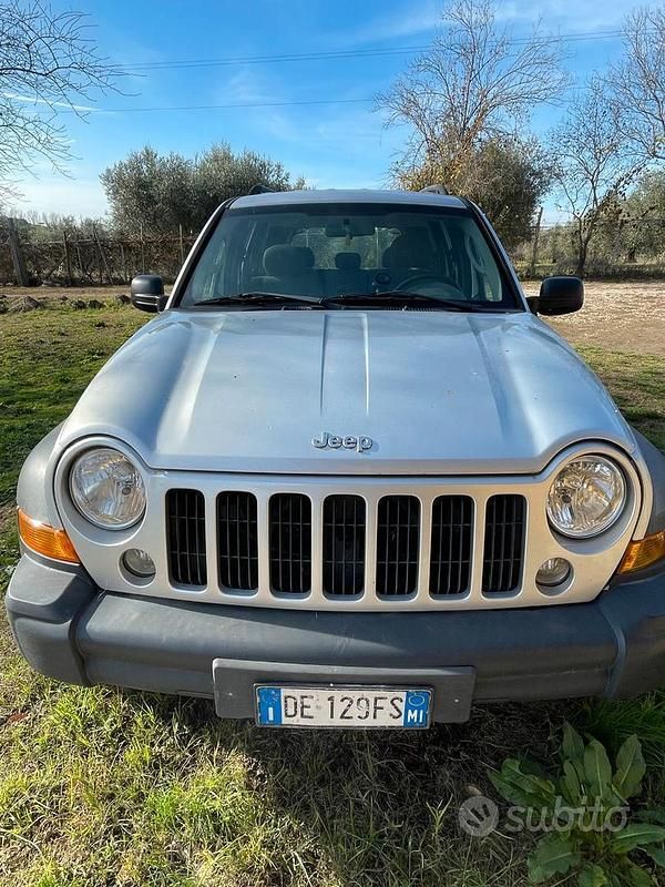 Usata Jeep Cherokee 2004 Grigio SUV