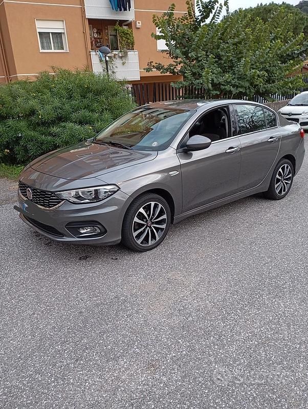 Usata Fiat Tipo 75 CV (55 kW) 2016 Grigio Berlina