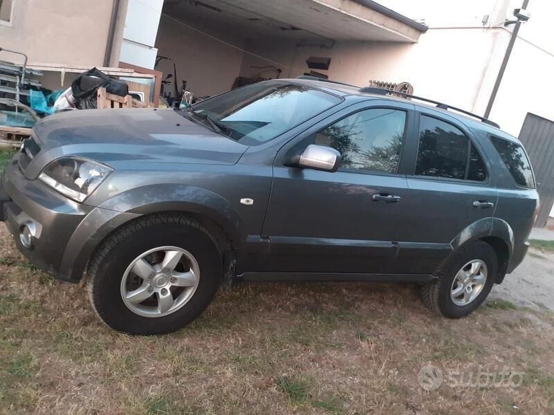 Grigio Usata 2005 Kia Sorento SUV | 3500 € (Buon prezzo) - Immagine 1/4