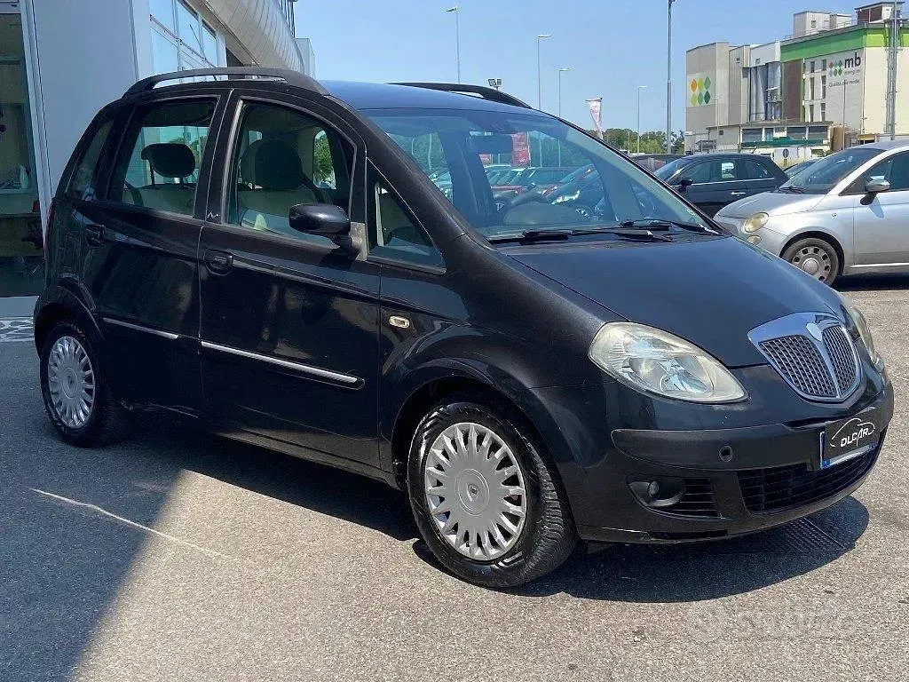 Usata Lancia Musa 69 CV (50 kW) 2006 Nero Monovolume