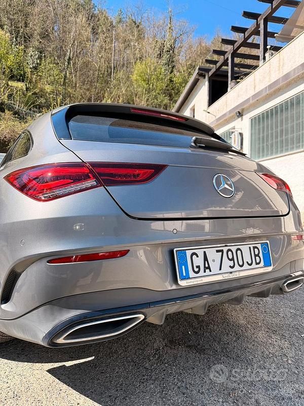 Usata Mercedes CLA200 163 CV (119 kW) 2020 Grigio Station wagon