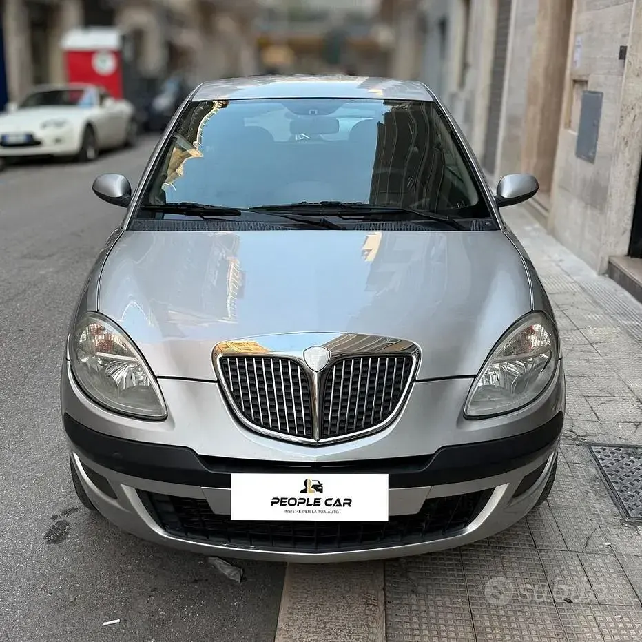 Usata Lancia Ypsilon 69 CV (50 kW) 2006 Grigio Utilitaria