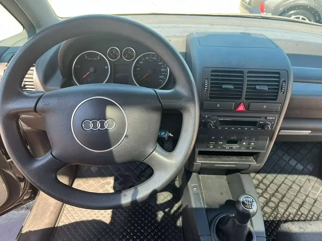 Usata Audi A2 Ambiente 75 CV (55 kW) 2005 Nero Utilitaria
