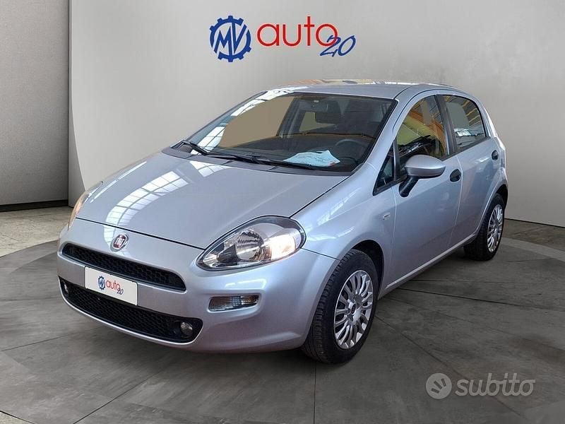 Usata Fiat Punto Lounge 77 CV (56 kW) 2014 Grigio Utilitaria