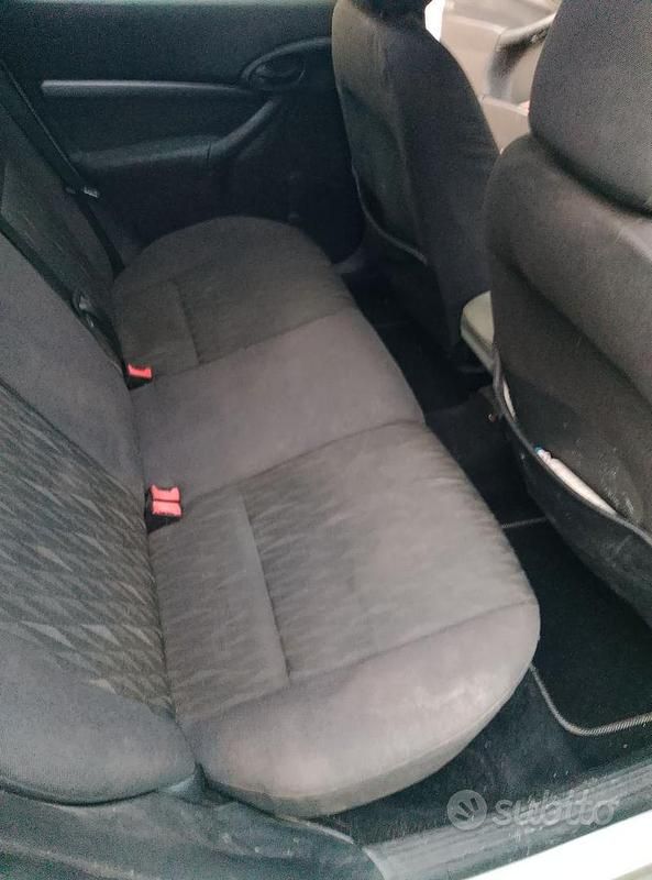 Usata Ford Focus 115 CV (84 kW) 2003 Berlina
