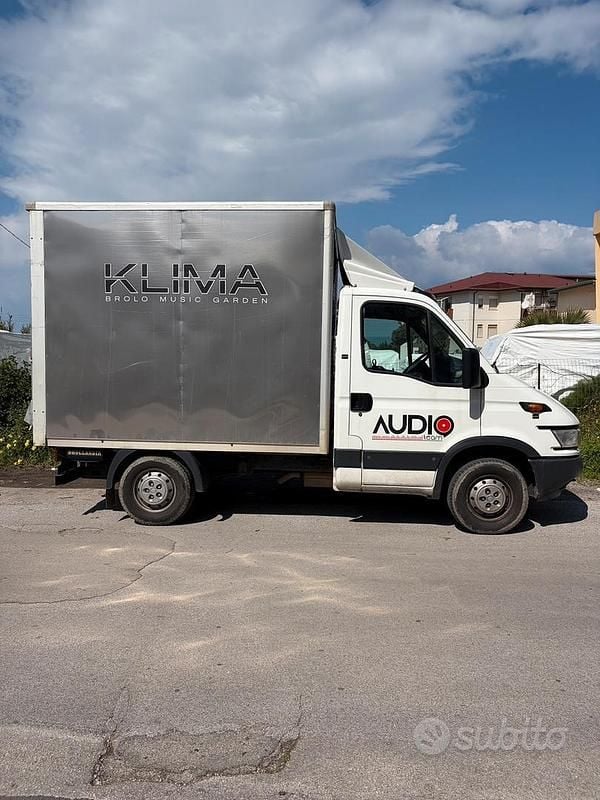 Usata Iveco Daily 145 CV (106 kW) 2006 Bianco Berlina